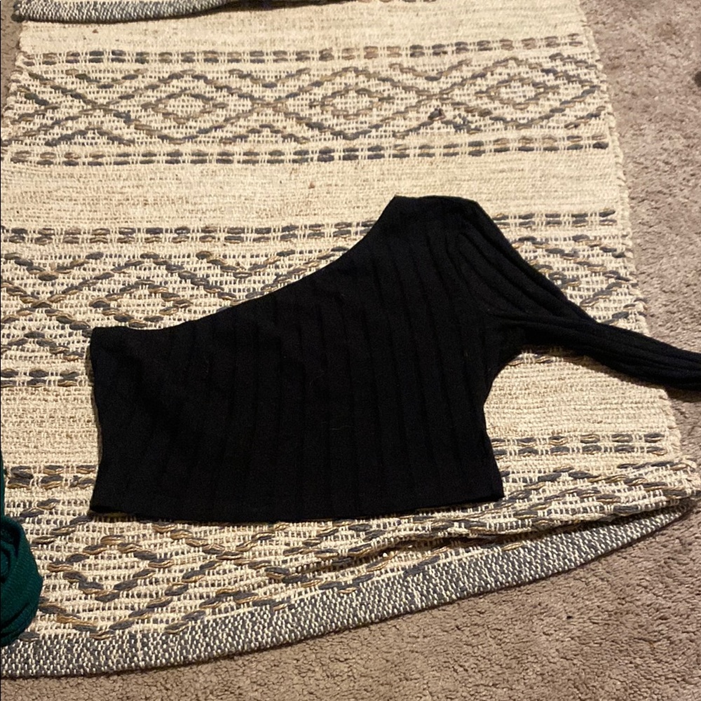 SHEIN Black One-Shoulder Crop Top